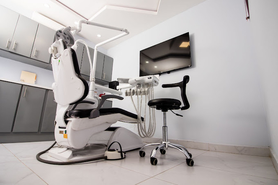 Slider image (9) Fixing Smiles